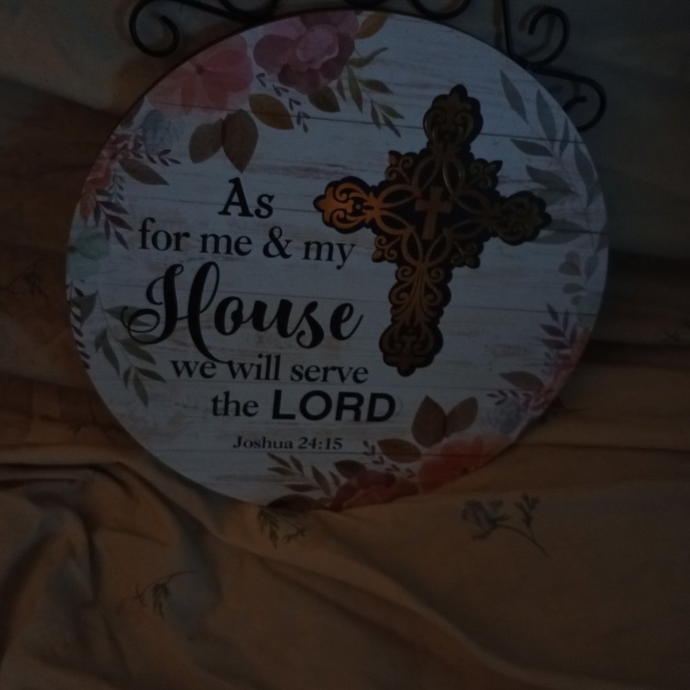 I Have 2 diff wall decors